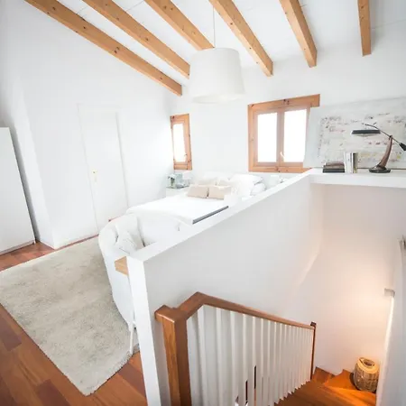 Casa En El Barrio De Santa Catalina - Aire Acondicionado De 2023